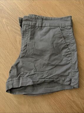 Old Navy Women's Flat Front Shorts in Gray